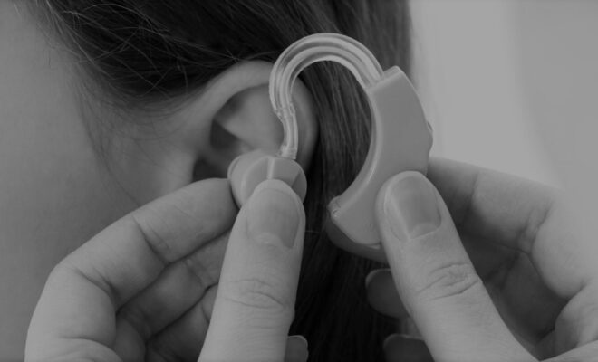 الفرق بين السماعة الطبية و زراعة القوقعة وما دور اخصائي السمع و اخصائي النطق ؟
